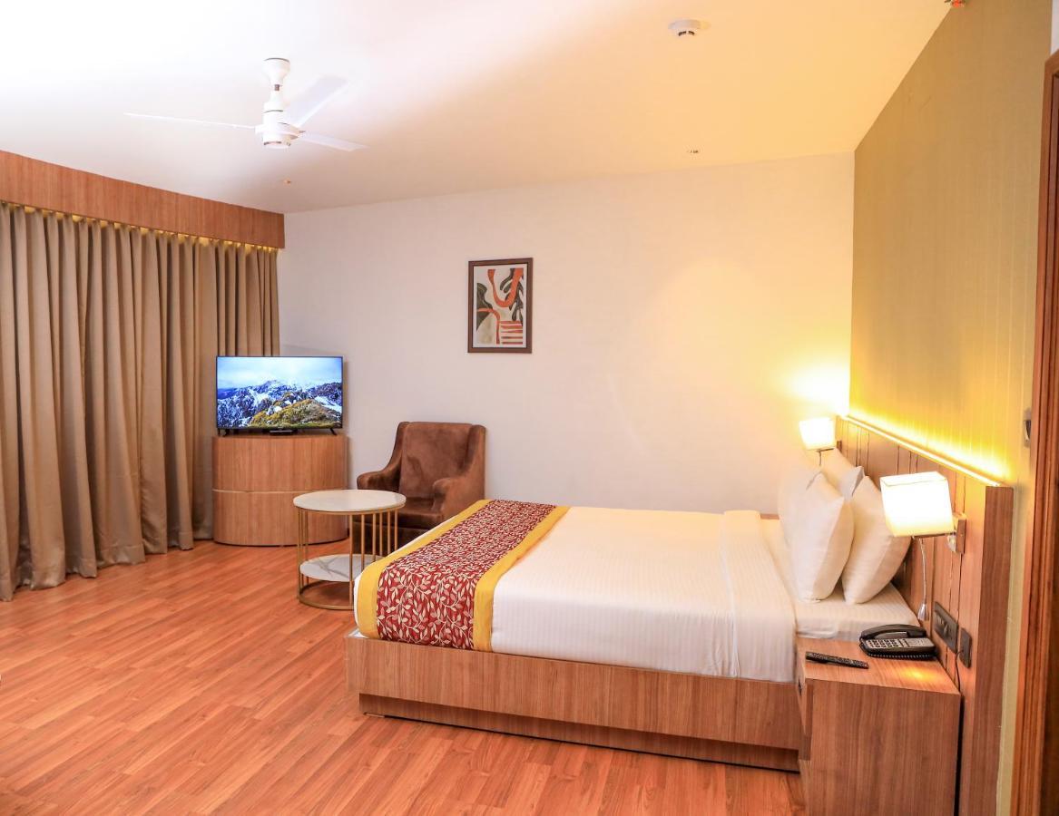 Hotel Sky Sierra Wayanad Kalpetta Exterior photo